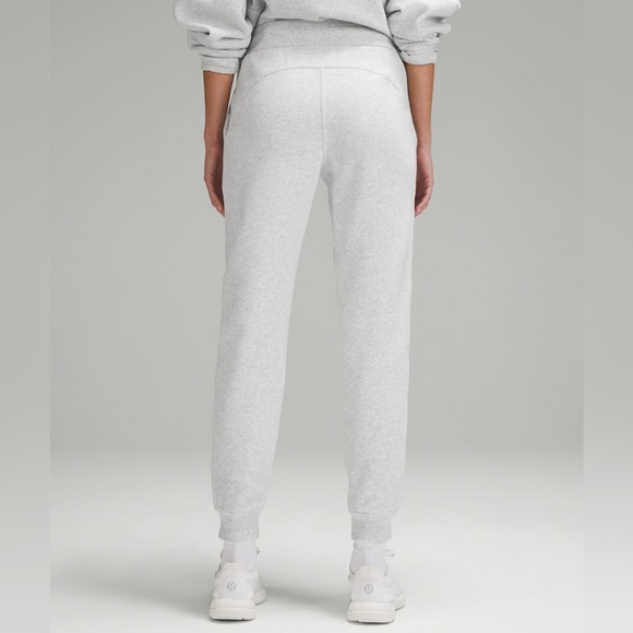 Lululemon Scuba High-Rise Jogger *Full Length - Picture 3 of 10
